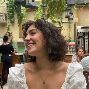 Meet your Posher, Ella